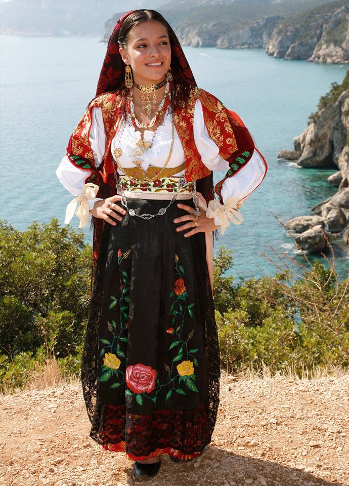 Sardinia's traditional costumes - Blog - Italian For All